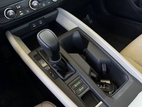 Certified 2023 Honda Accord LX image 25