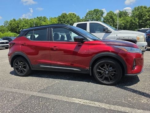 Used 2022 Nissan Kicks SR FWD image 2