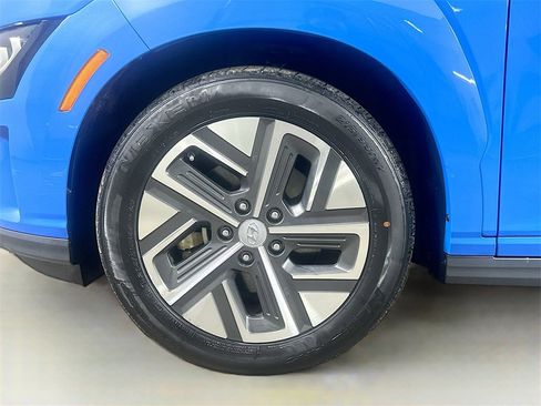 Used 2022 Hyundai Kona Limited image 6