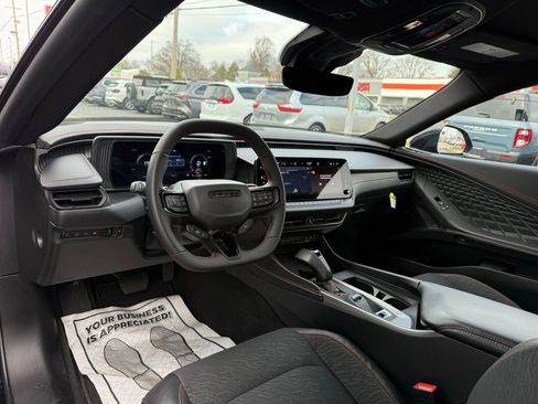 Used 2025 Dodge Charger R/T w/ Quick Order Package 25M R/T image 40