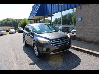 Used 2017 Ford Escape SE image 1