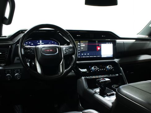 Used 2023 GMC Sierra 1500 AT4 w/ AT4 Preferred Package AWD/4WD image 2