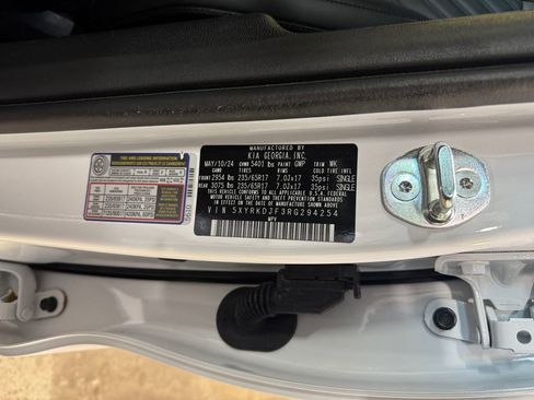 Certified 2024 Kia Sorento SX Prestige image 31