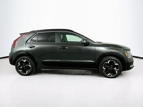 Used 2024 Kia Niro Wind w/ Wind Preserve Package FWD image 10