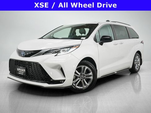 Used 2023 Toyota Sienna XSE AWD/4WD image 1