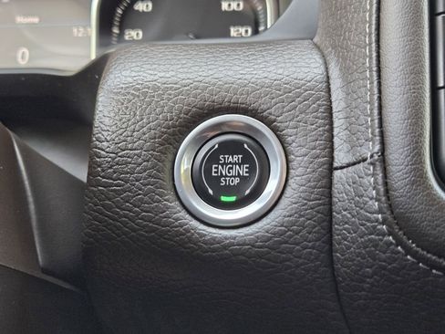 Used 2021 GMC Yukon XL Denali w/ Denali Ultimate Package RWD image 23