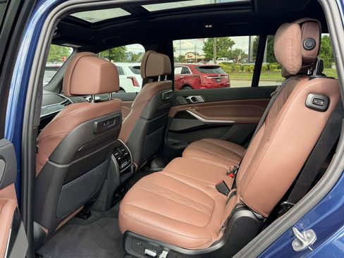 Used 2022 BMW X7 M50i w/ Dynamic Handling Package AWD/4WD image 15