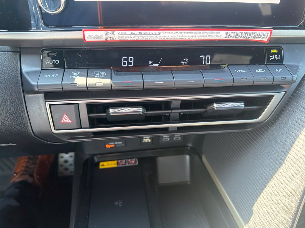 Used 2026 Toyota Camry SE w/ Convenience Package FWD image 12