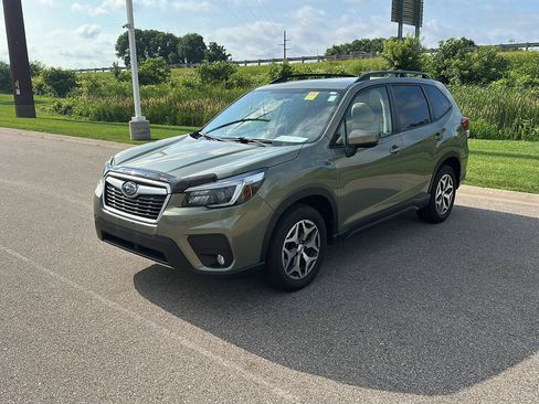Used 2021 Subaru Forester Premium AWD/4WD image 7