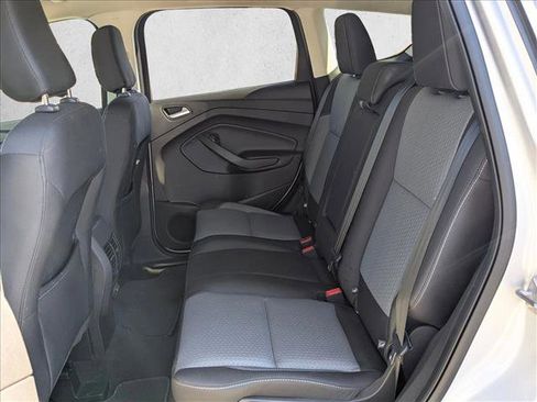 Used 2019 Ford Escape SE image 21