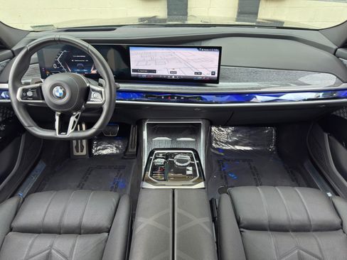 Used 2023 BMW 760i xDrive AWD/4WD image 14