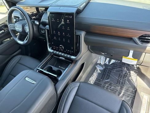 New 2026 GMC Yukon XL Denali w/ Denali Reserve Package image 31