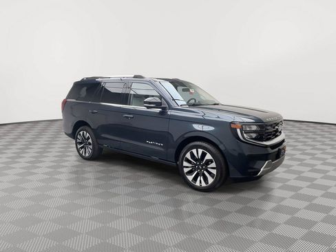 Used 2025 Ford Expedition Platinum w/ Platinum Ultimate Package AWD/4WD image 47