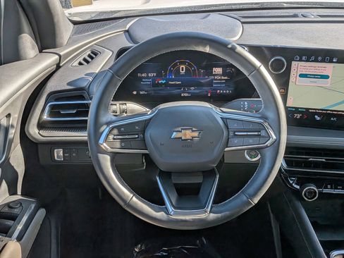 Used 2025 Chevrolet Traverse LT image 20