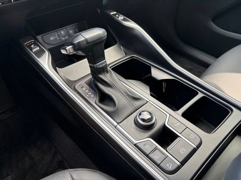 Certified 2025 Kia Sorento S FWD image 30