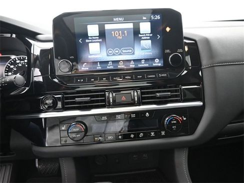 Used 2025 Nissan Pathfinder SL w/ SL Premium Package image 4