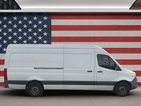 Used 2021 Mercedes-Benz Sprinter 2500 w/ Driver Convenience Package image 6