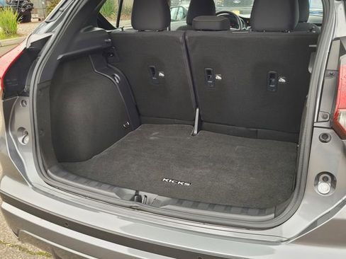 Used 2021 Nissan Kicks SV image 7