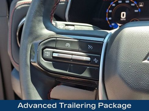 Used 2024 Chevrolet Colorado Z71 w/ Z71 Convenience Package 2 AWD/4WD image 7