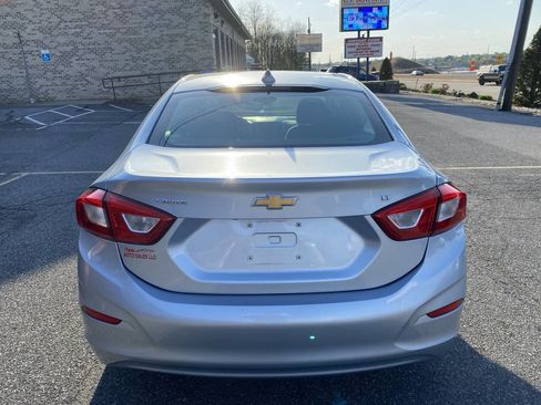 Used 2018 Chevrolet Cruze LT FWD image 6