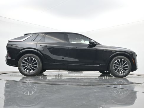 New 2026 Cadillac Lyriq Sport AWD/4WD image 20