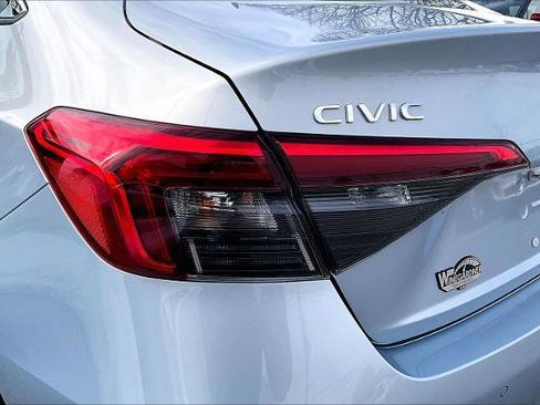 Used 2022 Honda Civic Touring image 23