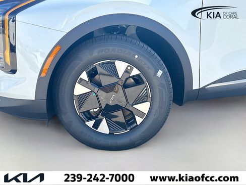New 2026 Kia Sportage LX FWD image 37