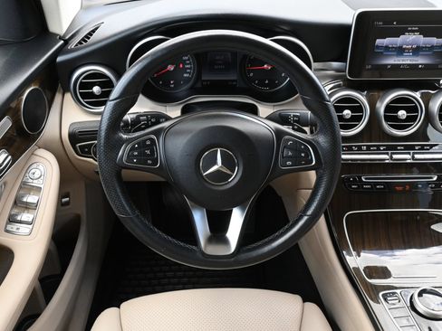 Used 2019 Mercedes-Benz GLC 300 4MATIC image 7