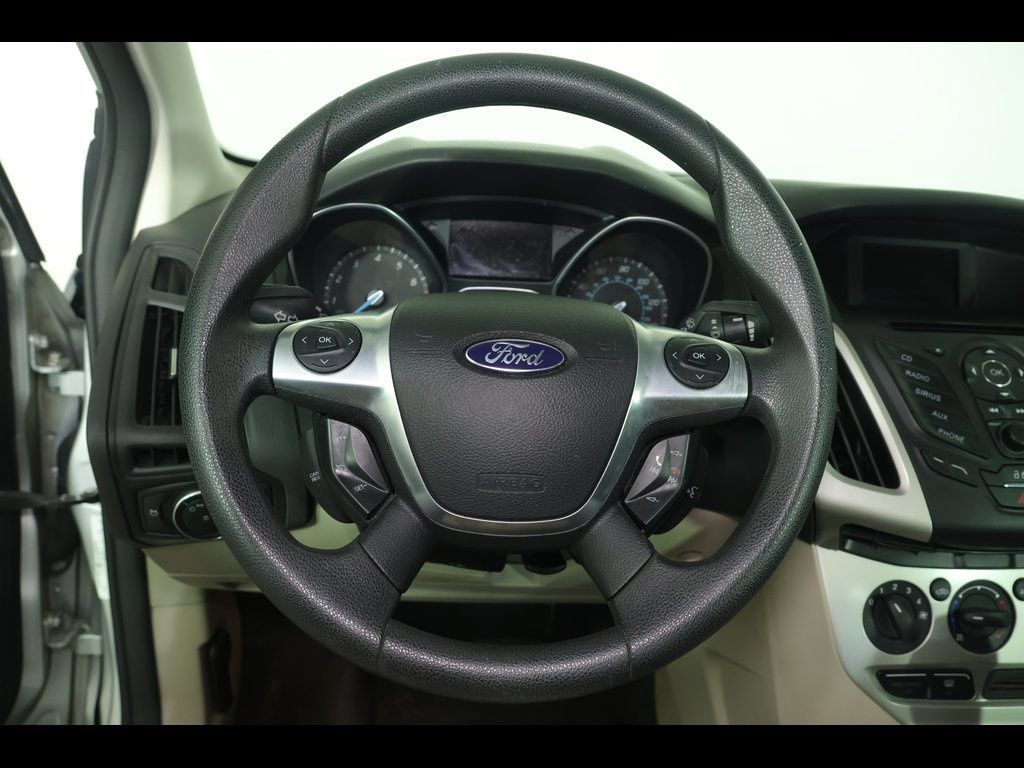 Used 2013 Ford Focus SE FWD image 14