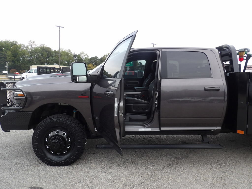 Used 2025 RAM 3500 Laramie AWD/4WD image 13