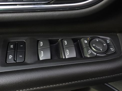 Used 2021 Chevrolet Tahoe Z71 w/ Z71 Signature Package AWD/4WD image 23