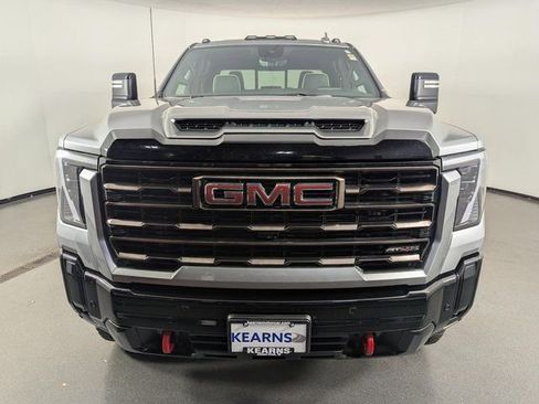 Used 2025 GMC Sierra 2500 AT4X image 3