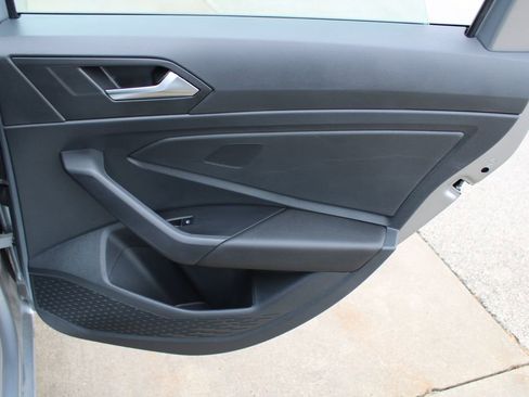 Certified 2024 Volkswagen Jetta Sport image 21