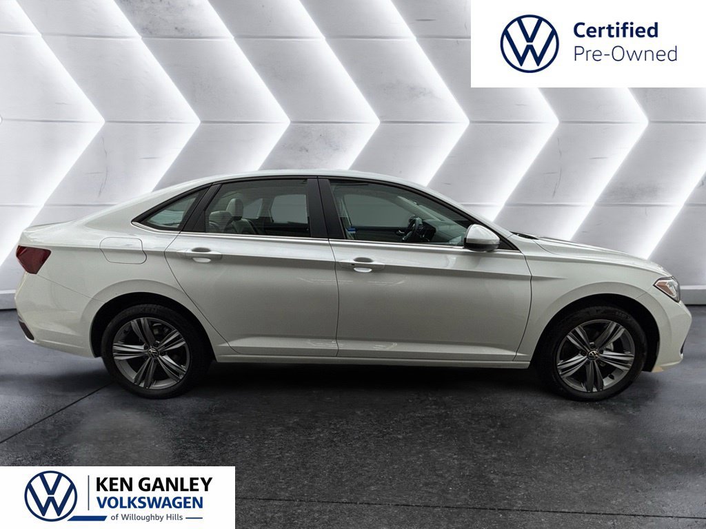 Used 2023 Volkswagen Jetta SE FWD image 6