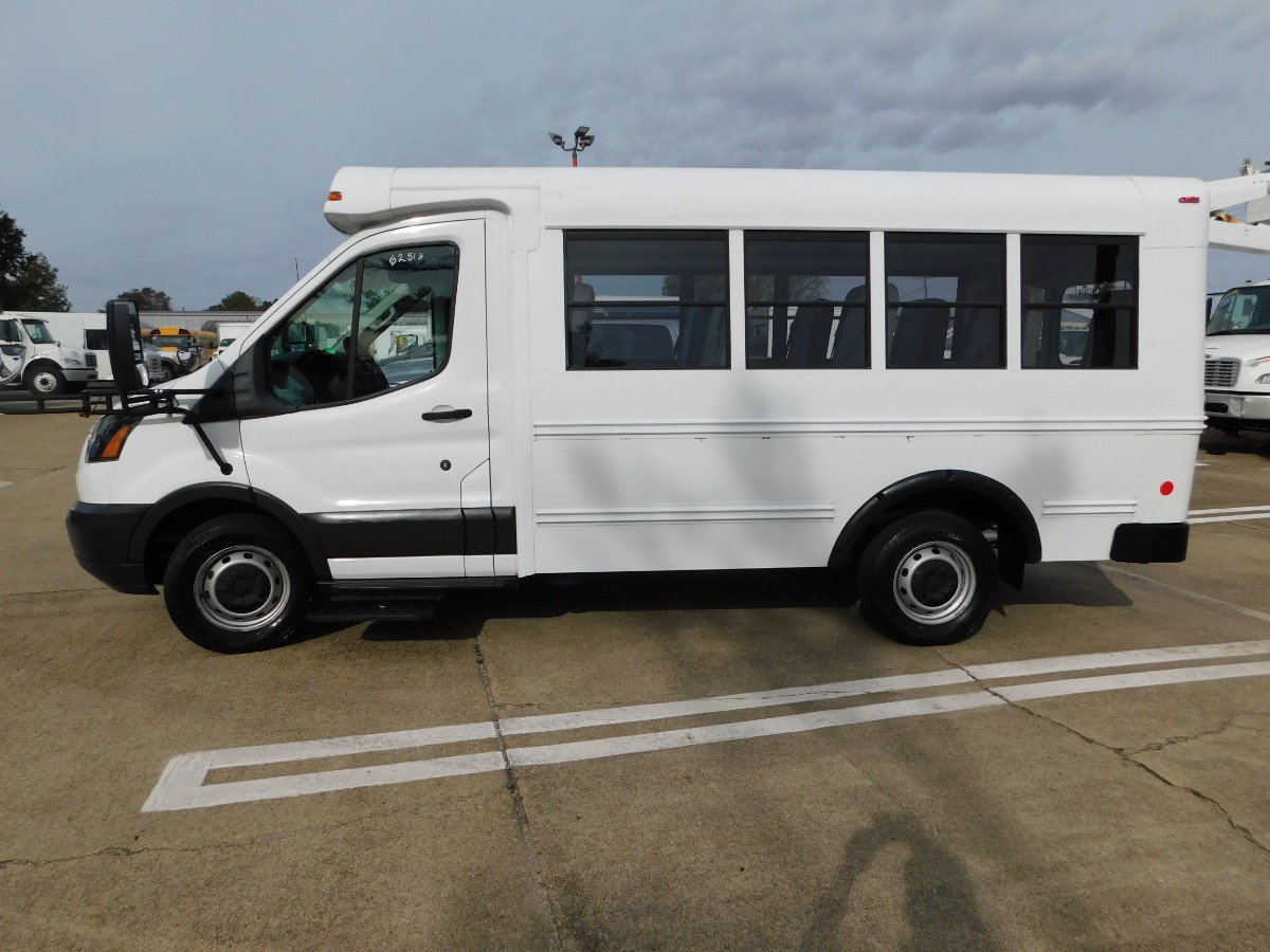 Used 2016 Ford Transit 250 138 RWD image 4