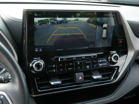 Used 2022 Toyota Highlander Limited AWD/4WD image 23