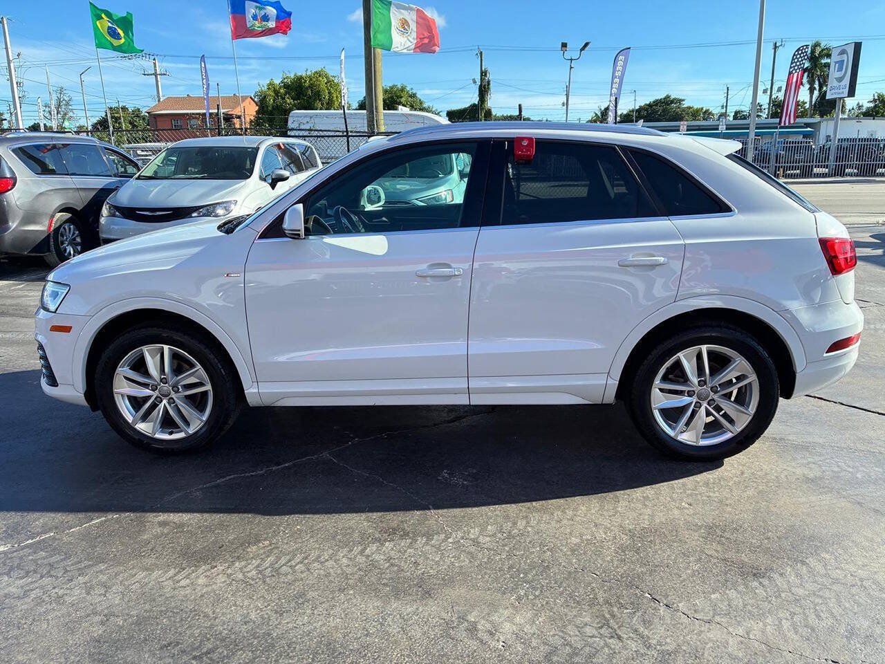 Used 2018 Audi Q3 2.0T Premium Plus w/ Premium Plus Package AWD/4WD image 13