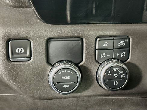 Used 2025 GMC Sierra 1500 SLT RWD image 16
