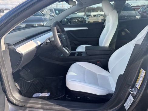 Used 2023 Tesla Model 3 Standard Range image 18