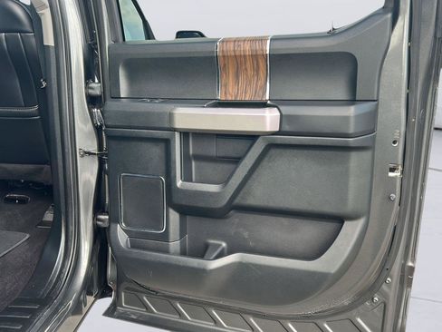 Used 2019 Ford F150 Lariat RWD image 23