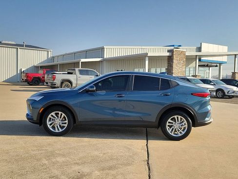 Used 2024 Buick Envista Preferred w/ Advanced Safety Package image 3