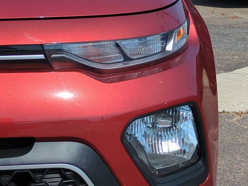 Used 2022 Kia Soul LX FWD image 10