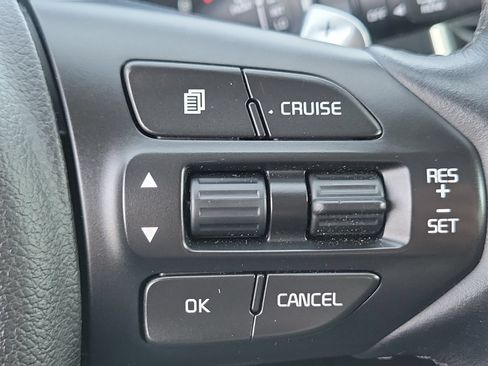 Used 2017 Kia Sorento EX w/ EX Premium Package FWD image 9