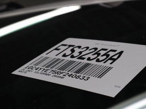 Used 2024 Chevrolet Silverado 2500 ZR2 w/ Technology Package image 35