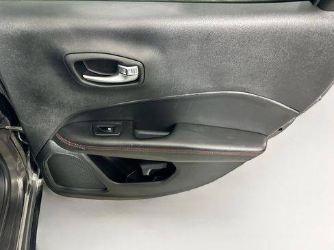 Used 2019 Jeep Compass Trailhawk image 26