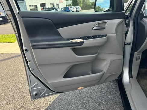 Used 2012 Honda Odyssey EX image 11