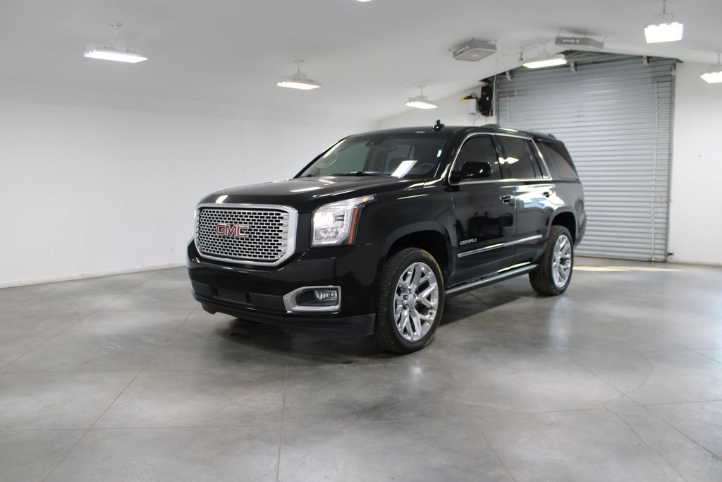 Used 2017 GMC Yukon Denali w/ Open Road Package AWD/4WD image 4