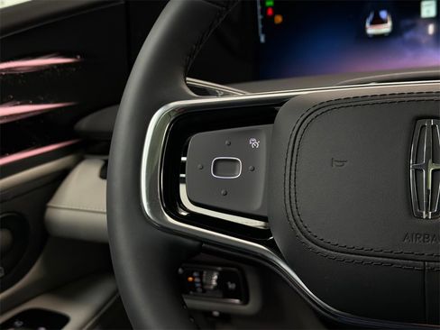 New 2026 Lincoln Nautilus Reserve image 23