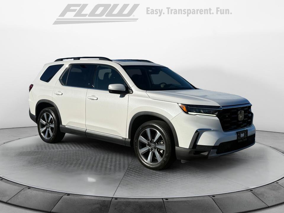 Certified 2025 Honda Pilot Touring image 1