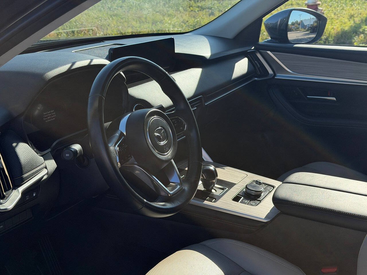 Used 2024 MAZDA CX-90 Plug-In Hybrid w/ Preferred AWD/4WD image 11